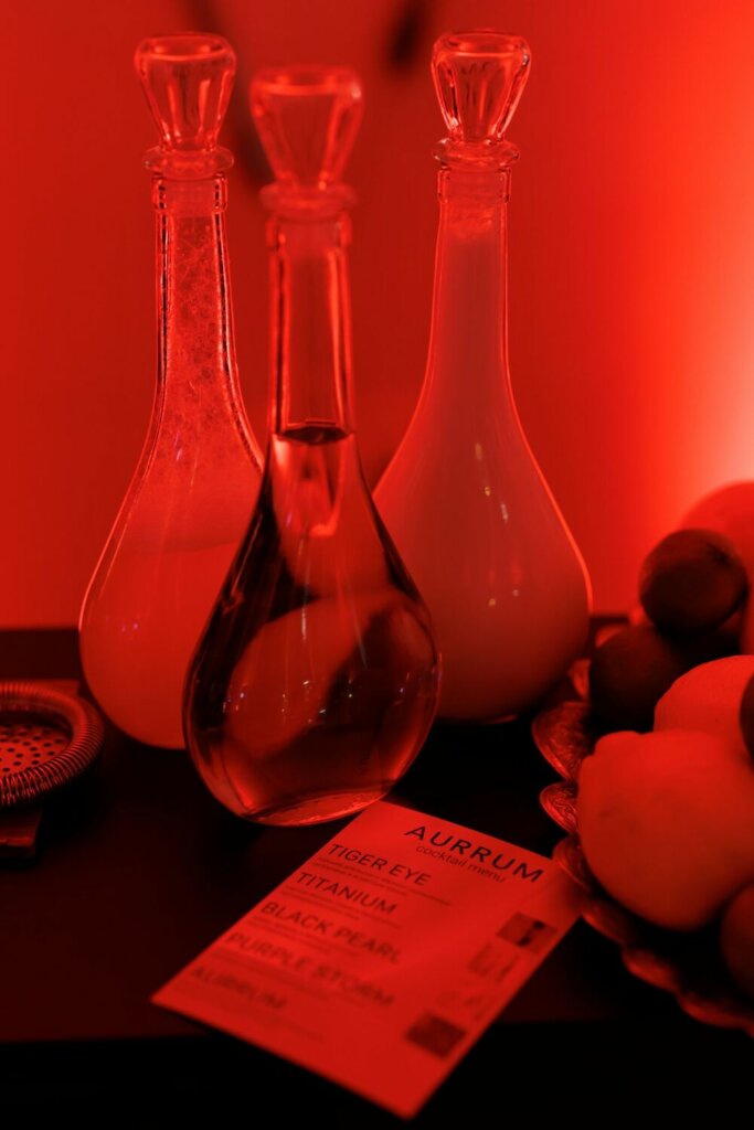 Искусство затемнения: как прошел Cocktail Evening от AURRUM x Henge в Москве