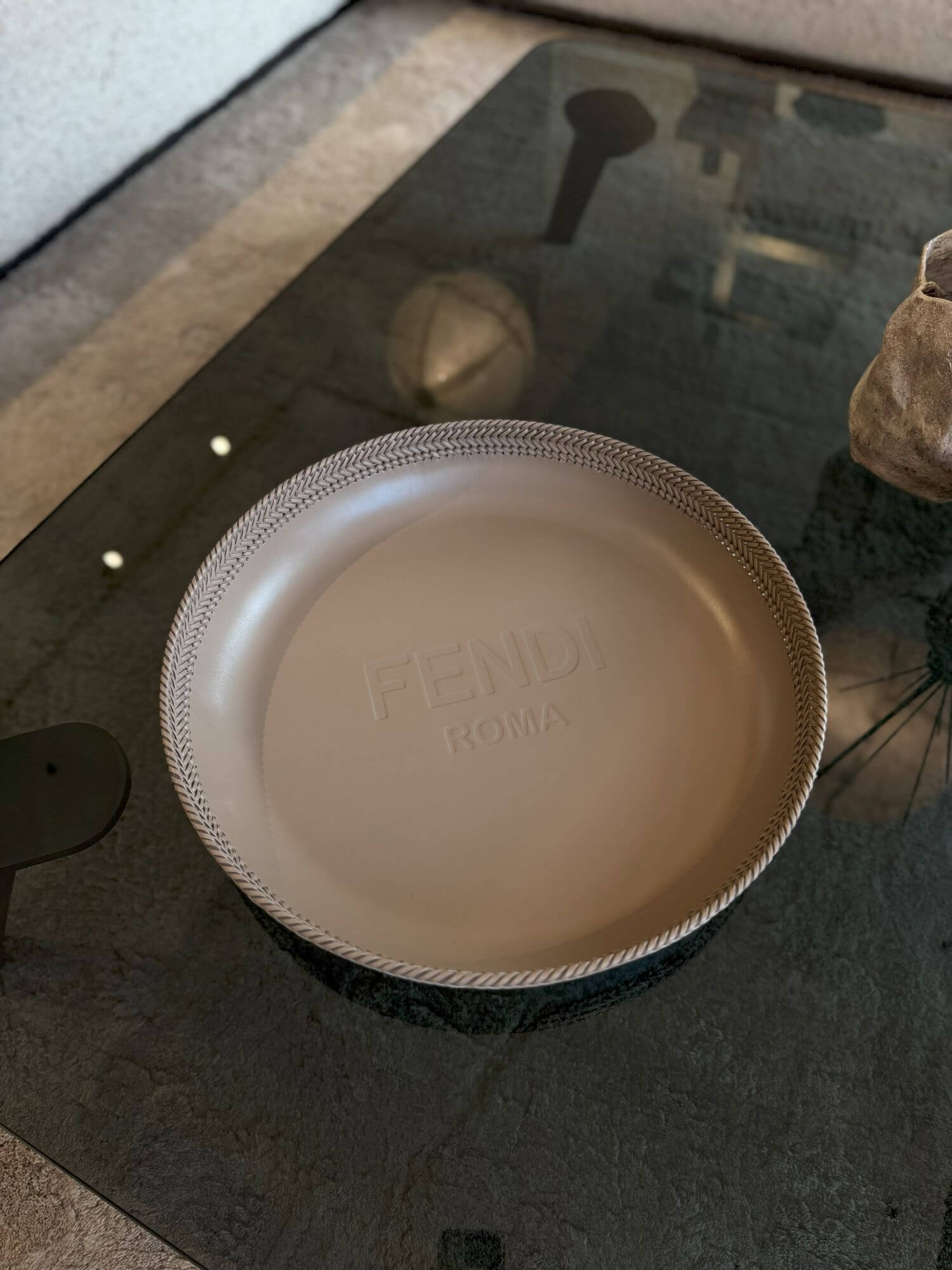 поднос Tortora от Fendi