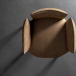 Стул Bach с подлокотниками от Henge